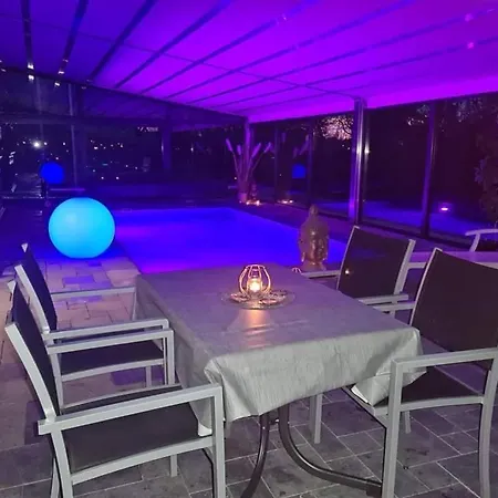 Villa V1p *