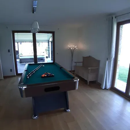 V1p Villa Welkenraedt