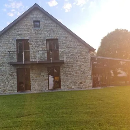 V1p Villa
